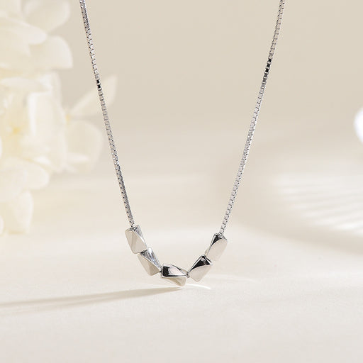 Curve Bean Silver Necklace